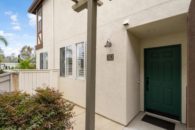 Detail Gallery Image 2 of 29 For 382 Carmel Creeper Pl, Encinitas,  CA 92024 - 2 Beds | 2/1 Baths
