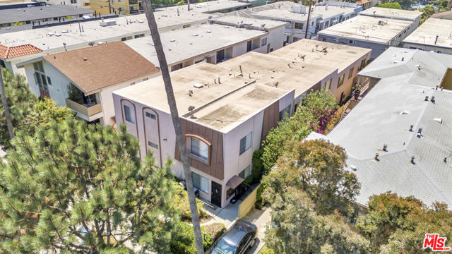 1118 9th Street, Santa Monica CA: https://media.crmls.org/mediaz/ae1d5f70-5f00-4da9-aad2-6b77b06c4034.jpg