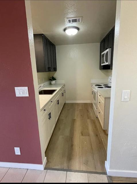1923 Pawnee Way, Stockton CA: https://media.crmls.org/mediaz/ae1da6dd-b919-41ea-8629-a1401f31af67.jpg
