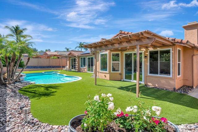 Detail Gallery Image 2 of 34 For 3325 Avenida Magoria, Escondido,  CA 92029 - 3 Beds | 2/1 Baths
