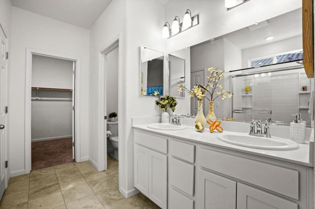 8189 Scrimshaw Way, Sacramento CA: https://media.crmls.org/mediaz/ae1e2f08-6934-4b60-970c-f801cabd5f8b.jpg