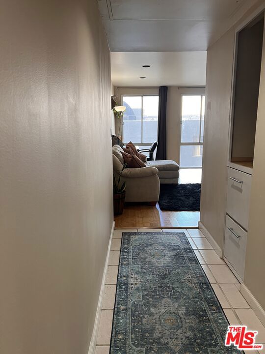 800 W 1st Street, Los Angeles CA: https://media.crmls.org/mediaz/ae1e4099-5874-4da8-80dd-73035efe6571.jpg