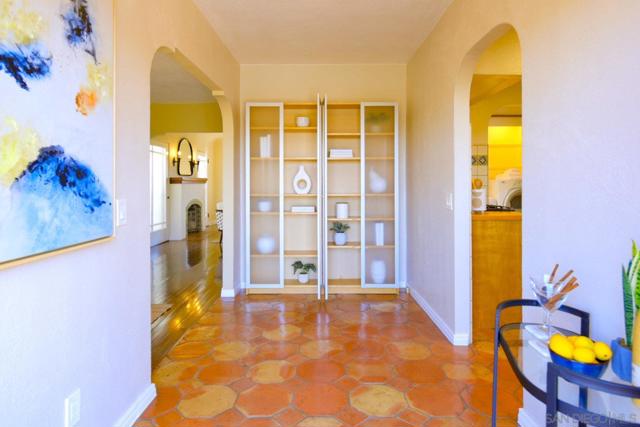 4576 44th Street, San Diego CA: https://media.crmls.org/mediaz/ae1e4b04-52f4-47e6-b86f-5af59f57c327.jpg