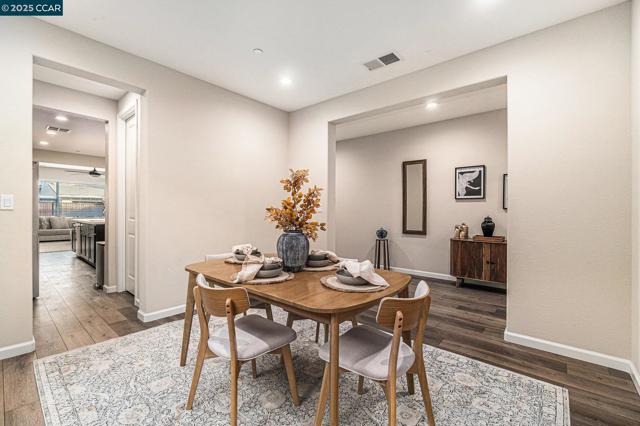 208 Littleton St, Oakley CA: https://media.crmls.org/mediaz/ae1e5c62-dc50-4461-8821-3b4b0b1e179f.jpg