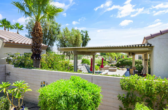 81662 Corte Valdemoro, Indio CA: https://media.crmls.org/mediaz/ae1e8765-0456-48f8-924a-07b786e1a5dd.jpg