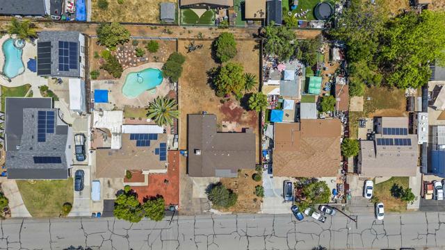 1333 Clove St, El Cajon CA: https://media.crmls.org/mediaz/ae1e9a06-4901-4515-987e-c8a164743f9c.jpg