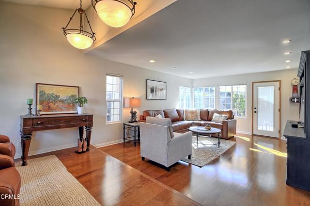 Detail Gallery Image 10 of 33 For 1773 Powell Dr, Ventura,  CA 93004 - 3 Beds | 2/1 Baths