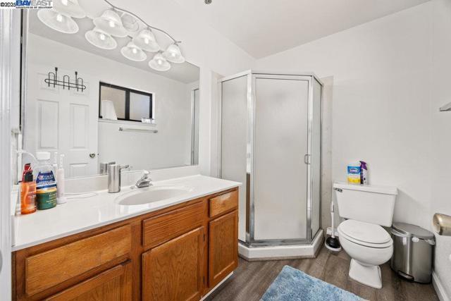 21000 Ocean View Dr, Hayward CA: https://media.crmls.org/mediaz/ae1eb4df-3cc0-405c-972a-e0790c0cfa07.jpg