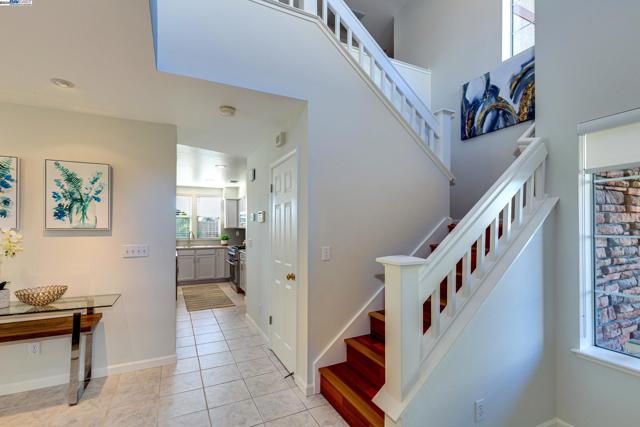 Image 13 of 30 For 6 Weiss Ct  