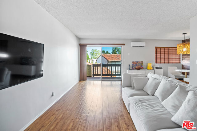 5950 Buckingham, Culver City CA: https://media.crmls.org/mediaz/ae1f5bbe-41fe-431a-a676-fe9f41313e46.jpg