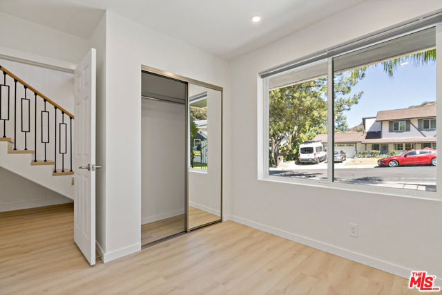 23906 1/2 Darbun Drive, Newhall CA: https://media.crmls.org/mediaz/ae206a00-63de-4cb3-8d4c-3d0e018478d9.jpg