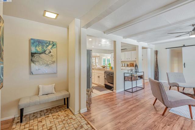 3950 Pinole Valley Rd, Pinole CA: https://media.crmls.org/mediaz/ae207b9b-164f-403b-be59-256cc72565fb.jpg