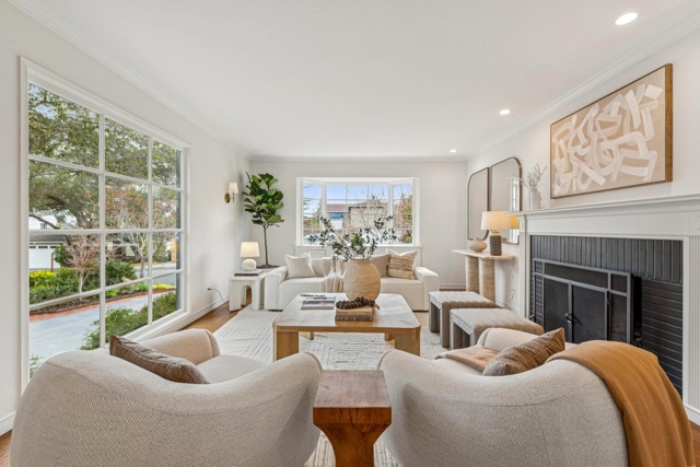 Image 6 of 58 For 3938 Oakmore Rd