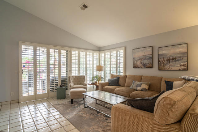 Image 4 of 62 For 43954 Via Granada