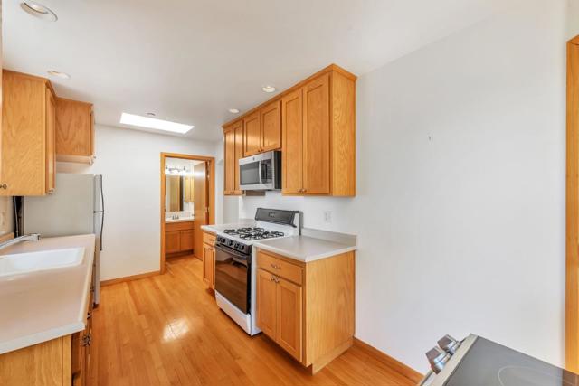 950 Oak Ridge Road, Los Gatos CA: https://media.crmls.org/mediaz/ae21c1ef-32fb-4e42-b1f2-edf3bba979f7.jpg