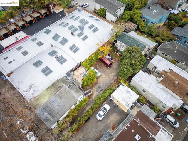 2331 San Pablo Ave, Berkeley CA: https://media.crmls.org/mediaz/ae2227ea-fd58-4bfa-a41d-3b68db8ec044.jpg