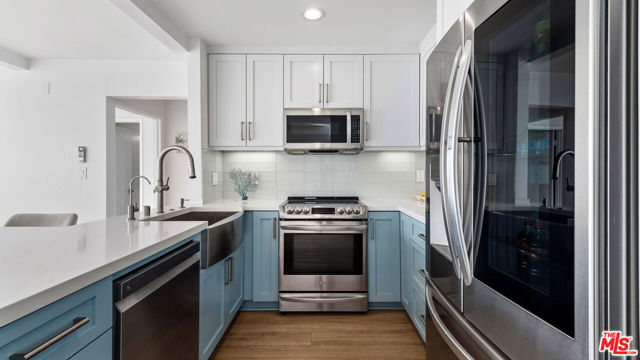 11862 Starfish Lane, Malibu CA: https://media.crmls.org/mediaz/ae227fd2-67e7-410c-8934-64c71b8cb475.jpg