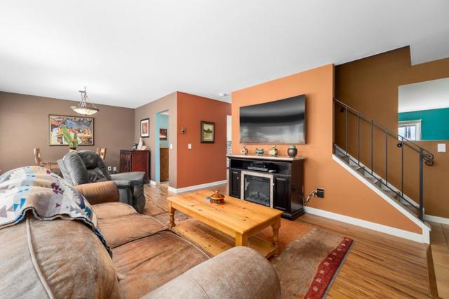 176 Crestview Court, Watsonville CA: https://media.crmls.org/mediaz/ae23309e-a7a8-4703-b7c4-7607c40d7a91.jpg