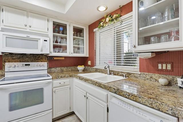 Detail Gallery Image 11 of 38 For 23653 Country Villa Rd, Ramona,  CA 92065 - 3 Beds | 2/1 Baths