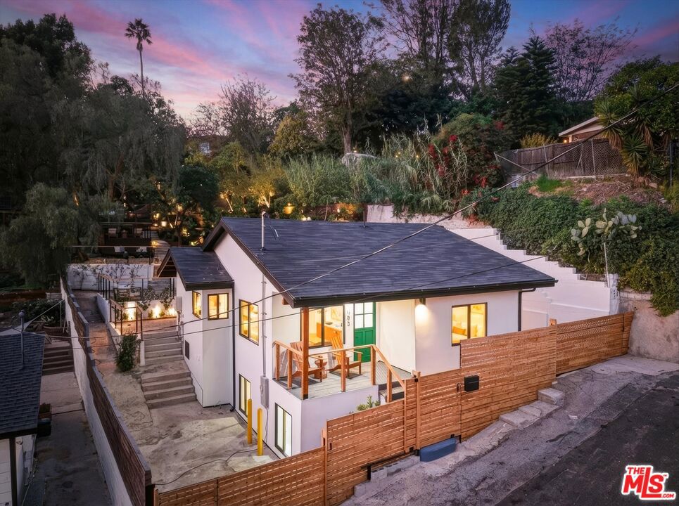 1083 Milwaukee Avenue