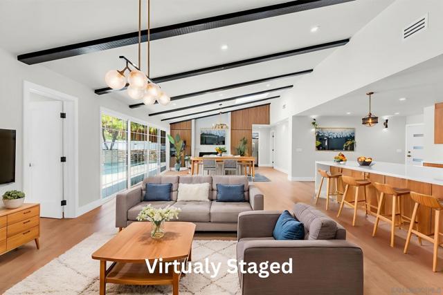 7105 Mimosa Dr, Carlsbad CA: https://media.crmls.org/mediaz/ae2377cf-c586-4415-9eae-77031b78f183.jpg
