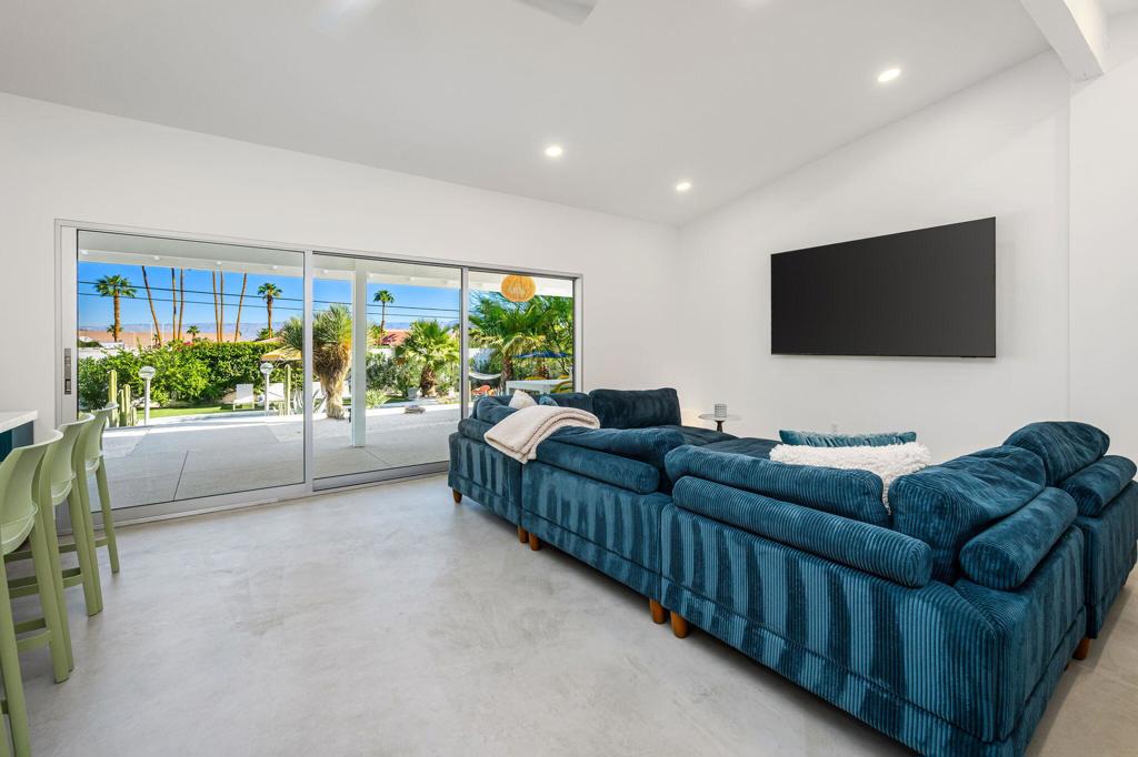 MLS #219136128DA image #3