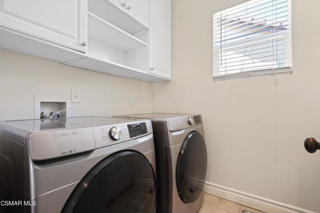 6077 Mandeville Place, Oak Park CA: https://media.crmls.org/mediaz/ae257d87-9878-4883-a2ee-223b51889939.jpg