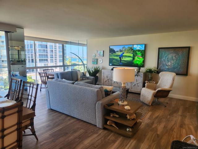 1730 Avenida Del Mundo, Coronado CA: https://media.crmls.org/mediaz/ae25971d-51e9-4635-ac98-3871fc862c8a.jpg