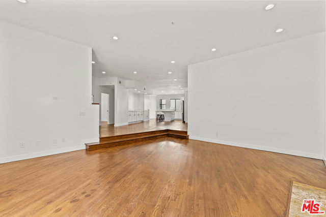 2646 Rinconia Drive, Los Angeles CA: https://media.crmls.org/mediaz/ae25af8c-31c5-44c1-88a7-a0fdb4704a5a.jpg