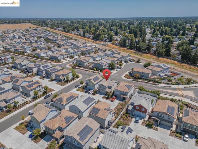 3807 Bridgemeadow Way, Sacramento CA: https://media.crmls.org/mediaz/ae26c64b-b182-4961-8c9c-b8600761f976.jpg