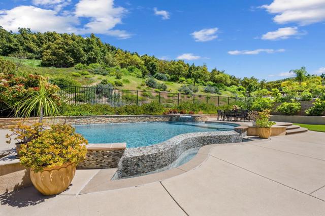 2776 Vistamonte Glen, Escondido CA: https://media.crmls.org/mediaz/ae26ef7b-f94e-4ab8-ae07-132b611aa9c9.jpg