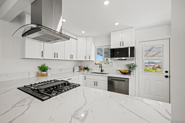 2951 MANOS DRIVE, San Diego CA: https://media.crmls.org/mediaz/ae27b4ad-5576-478b-bd9d-9947e91f9079.jpg