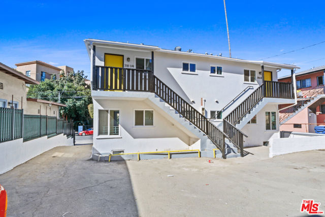 318 Columbia Avenue, Los Angeles CA: https://media.crmls.org/mediaz/ae27b882-92a3-4135-8357-367d110d1da4.jpg