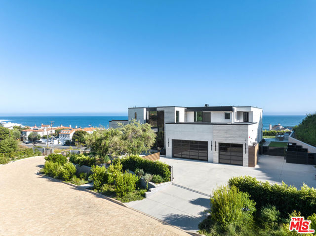 23917 Malibu Road, Malibu CA: https://media.crmls.org/mediaz/ae27fcf3-0bf9-43a9-8fa9-5326d3c9cec7.jpg