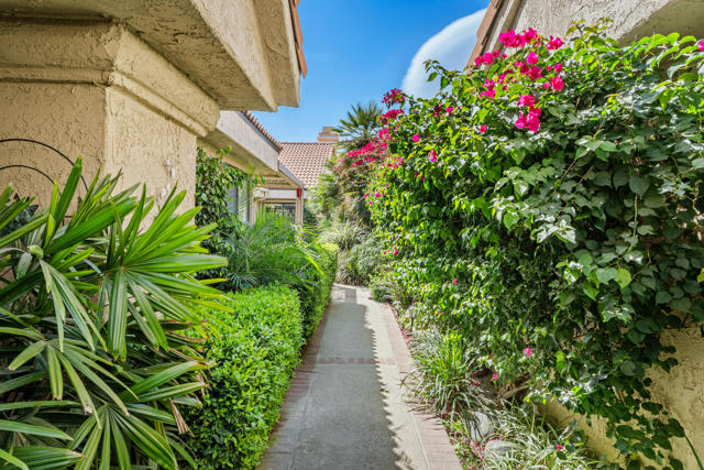 9 Acapulco Drive, Palm Desert CA: https://media.crmls.org/mediaz/ae27fdfd-1bfe-42f9-a50f-e0f19d84081c.jpg