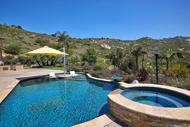 14460 Cheyenne Trl, Poway CA: https://media.crmls.org/mediaz/ae28435a-63d8-45dc-a581-8bde5a93fce8.jpg