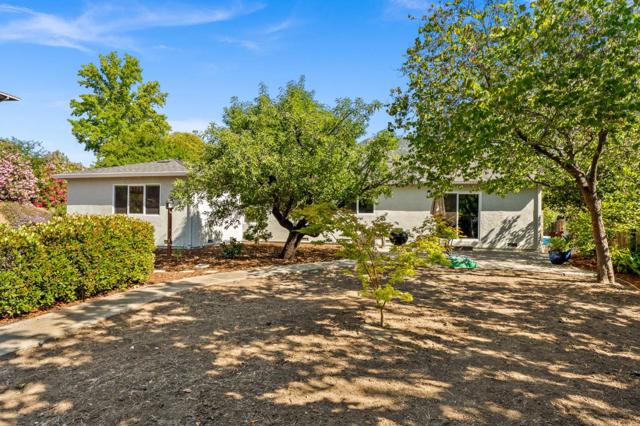 1 Malibu Court, Clayton CA: https://media.crmls.org/mediaz/ae29068e-cc4f-4fad-9c5e-f45003401c5c.jpg