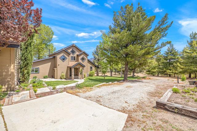 36958 Goldshot Creek Road, Mountain Center CA: https://media.crmls.org/mediaz/ae29301a-f020-4c1c-a7ff-ca88c1884980.jpg