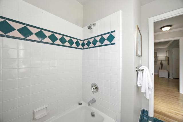 2084 San Carlos Avenue, San Carlos CA: https://media.crmls.org/mediaz/ae29326c-d9f6-48c5-a64c-b65bd091ccbe.jpg