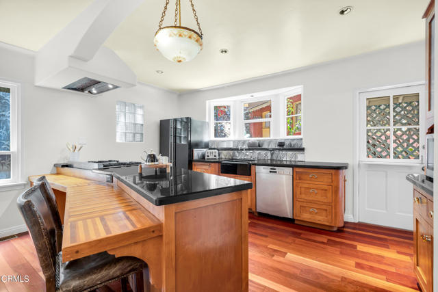 600 Woodland Drive, Sierra Madre CA: https://media.crmls.org/mediaz/ae293a08-462c-436d-bf10-915c361eef55.jpg