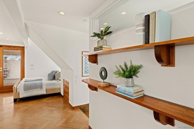 Image 43 of 52 For 2617 Ocean Front Walk