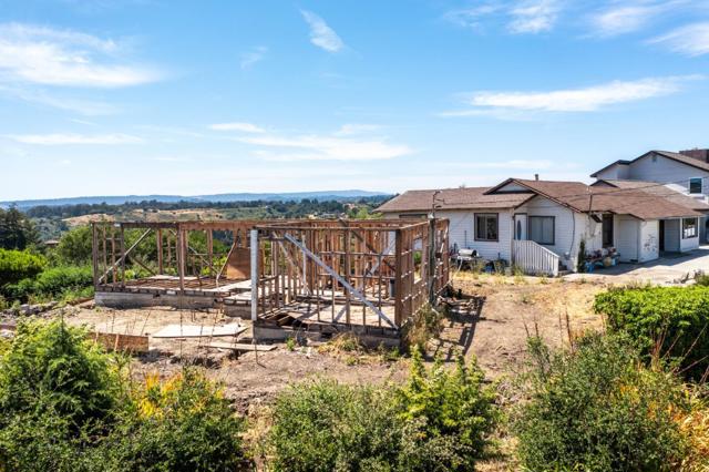 3300 Crestline Way, Soquel CA: https://media.crmls.org/mediaz/ae2aaae4-1e67-4a54-8b18-384f5d214751.jpg