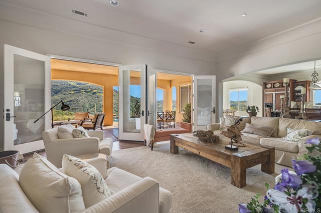 Detail Gallery Image 19 of 48 For 2247 Margarita Glen, Fallbrook,  CA 92028 - 3 Beds | 3/1 Baths