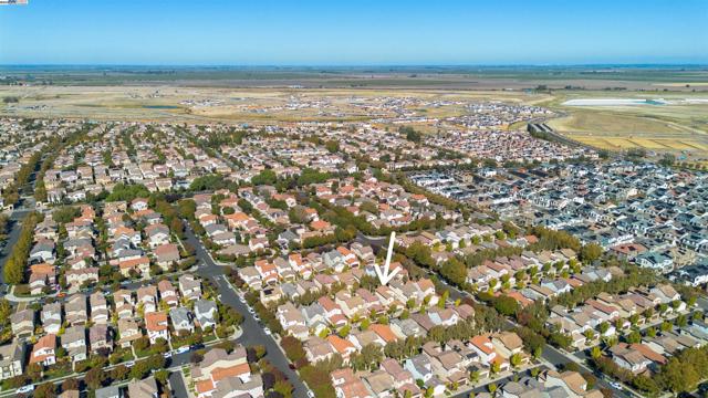 215 W Santa Cruz Way, Mountain House CA: https://media.crmls.org/mediaz/ae2b296f-6249-4d26-9a25-8fb913d6e380.jpg