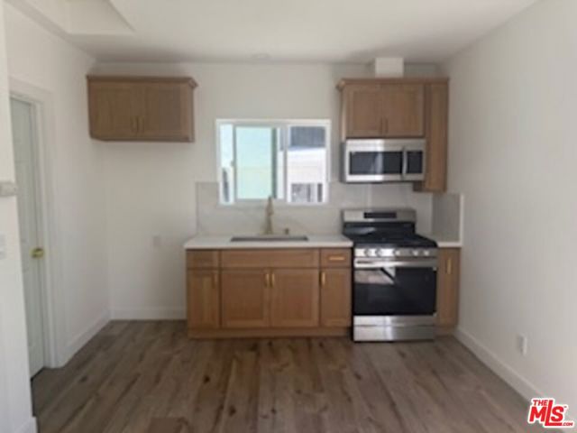3815 W 60th Street, Los Angeles CA: https://media.crmls.org/mediaz/ae2b92f2-99d7-4b81-bf98-d951027fda97.jpg