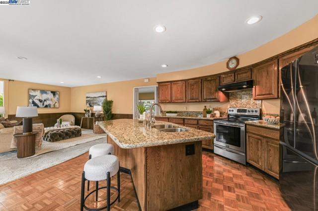 1047 Innsbruck St, Livermore CA: https://media.crmls.org/mediaz/ae2b9c74-1b5e-4ec9-b0f0-0b5c9b555402.jpg