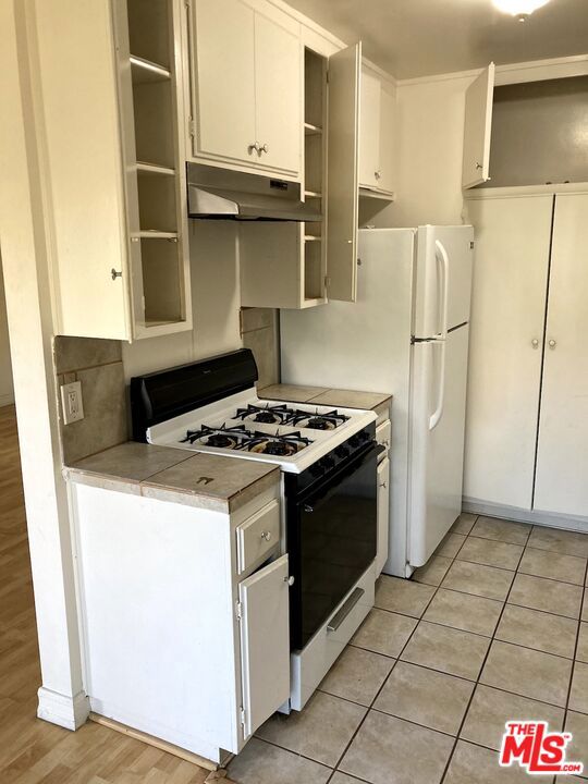 1338 14TH Street, Santa Monica CA: https://media.crmls.org/mediaz/ae2be10b-5f4b-4121-897a-f5a646d79d0d.jpg