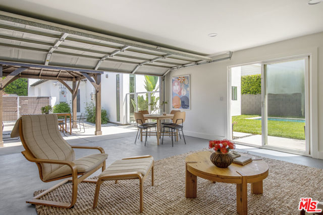 4947 Varna Avenue, Sherman Oaks CA: https://media.crmls.org/mediaz/ae2c1347-8838-400e-a0a0-85a81a871bad.jpg