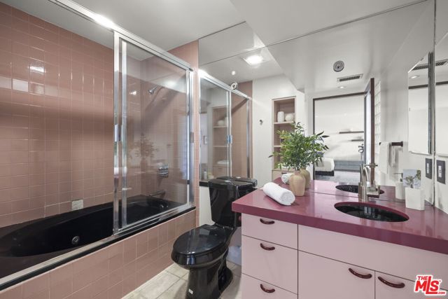 2980 Hollyridge Drive, Los Angeles CA: https://media.crmls.org/mediaz/ae2c6435-be75-4cd2-b1b7-2e98662bc03c.jpg