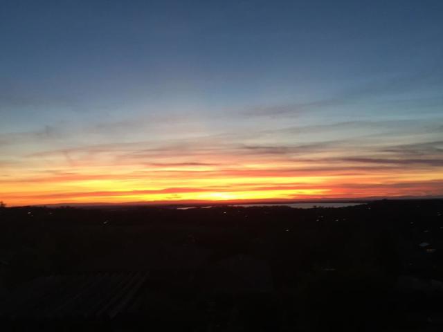 4040 Morning View Way, El Dorado Hills CA: https://media.crmls.org/mediaz/ae2c93cb-11f3-4dd6-b119-6310212d6009.jpg